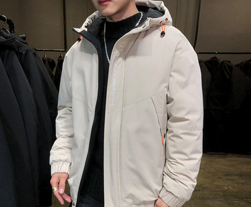 Ανδρικό χειμερινό μπουφάν με κουκούλα και τσέπες