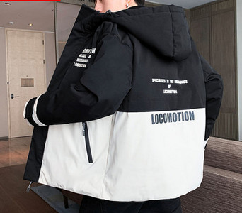 Ανδρικό χειμωνιάτικο μπουφάν με κουκούλα και επιγραφές