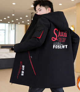 Ανδρικό μπουφάν με μεσαίο μήκος και ζεστή φόδρα