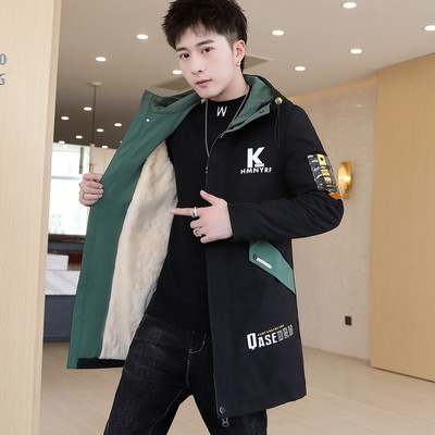 Ανδρικό μπουφάν με μεσαίο μήκος και ζεστή φόδρα