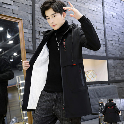 Ανδρικό μπουφάν με μεσαίο μήκος και ζεστή φόδρα