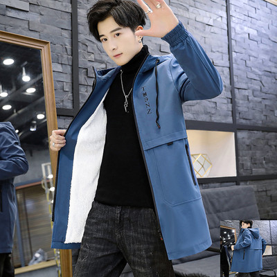 Ανδρικό μπουφάν με μεσαίο μήκος και ζεστή φόδρα