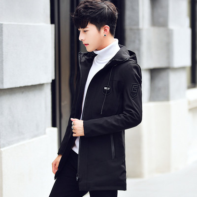 Ανδρικό μπουφάν με μεσαίο μήκος και ζεστή φόδρα