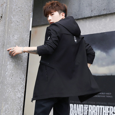 Ανδρικό μπουφάν με μεσαίο μήκος και ζεστή φόδρα