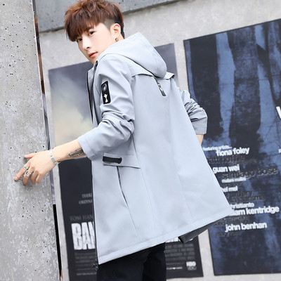 Ανδρικό μπουφάν με μεσαίο μήκος και ζεστή φόδρα