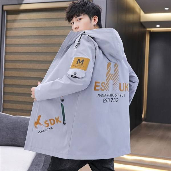 Ανδρικό μπουφάν καθημερινά με επιγραφές και κουκούλα