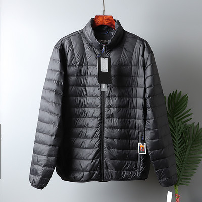 Ελαφρύ αδιάβροχο μπουφάν με φερμουάρ για άνδρες