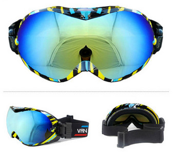 Γυαλιά σκι και snowboard με χρωματιστούς φακούς