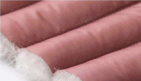 Γυναικείο εφαρμοστό μπουφάν με οβάλ λαιμόκοψη και φερμουάρ