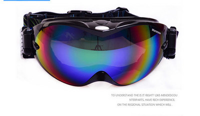 Γυαλιά σκι / σνόουμπορντ  αντιθαμβωτικά σε σφαιρικό σχήμα