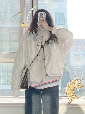 Φαρδύ γυναικείο μπουφάν με φερμουάρ κλασικό μοντέλο