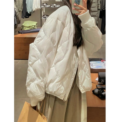 Φαρδύ γυναικείο μπουφάν με φερμουάρ κλασικό μοντέλο