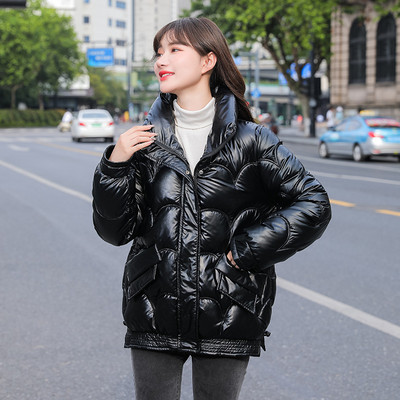 Γυαλιστερό γυναικείο μπουφάν με επένδυση