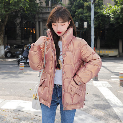 Γυαλιστερό γυναικείο μπουφάν με επένδυση