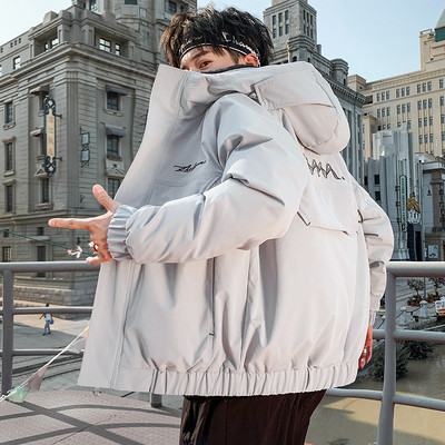 Κοντό χειμερινό μπουφάν με ζεστή επένδυση για άνδρες