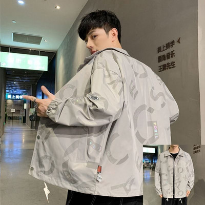 Φαρδύ μοντέλο φθινοπωρινό μπουφάν για άνδρες με κουκούλα και έγχρωμη εκτύπωση