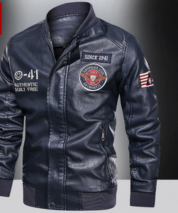 Moderna muška jakna od eko kože sa natpisima