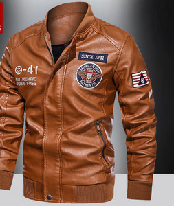 Moderna muška jakna od eko kože sa natpisima