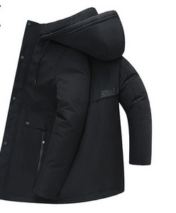 Μοντέρνο ανδρικό μπουφάν με κουκούλα και κουμπιά