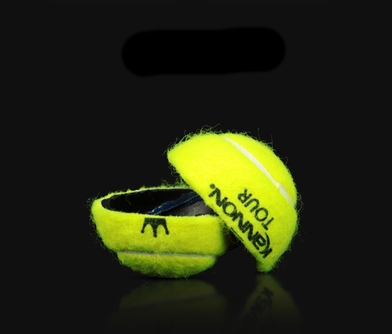 Μπάλα τένις με επιγραφή σε πράσινο χρώμα