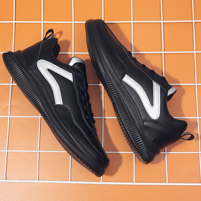 Ανδρικά αθλητικά παπούτσια με επίπεδη σόλα - οικολογικό δέρμα