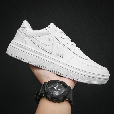 Αθλητικά παπούτσια για άνδρες και γυναίκες από τεχνητό δέρμα - διάφορα μοντέλα