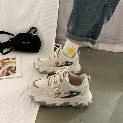 Γυναικεία μοντέρνα  παπούτσια με επιγραφή  και κορδόνια