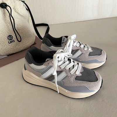 Γυναικεία sneakers σε μπεζ και γκρι χρώμα