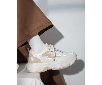 Γυναικεία αθλητικά παπούτσια με κορδόνια και τραχιά σόλα - διάφορα χρώματα