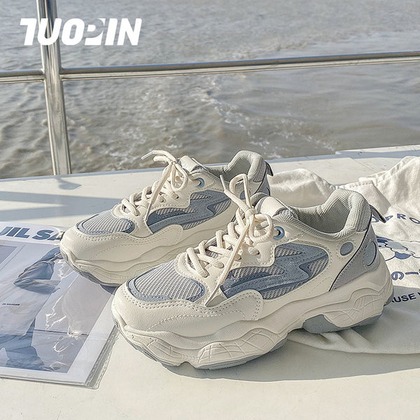 Γυναικεία αθλητικά παπούτσια με κορδόνια και τραχιά σόλα - διάφορα χρώματα