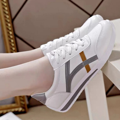 Γυναικεία sneakers σε διάφορα χρώματα και κορδόνια