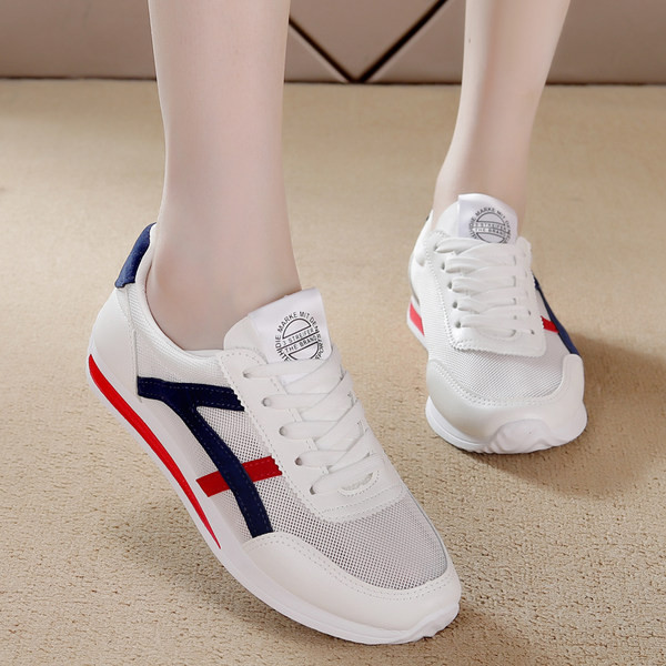 Tenisi dama in mai multe culori si cravate