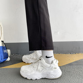 Γυναικεία αθλητικά παπούτσια με τραχιά σόλα και κορδόνια - τρία χρώματα