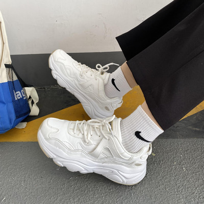 Γυναικεία αθλητικά παπούτσια με τραχιά σόλα και κορδόνια - τρία χρώματα