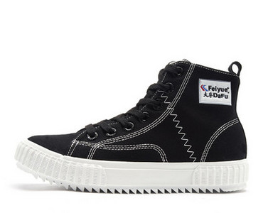 Γυναικεία αθλητικά παπούτσια με επίπεδη σόλα και κορδόνια - διάφορα μοντέλα