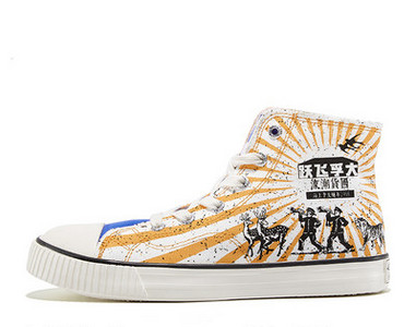 Γυναικεία αθλητικά παπούτσια με επίπεδη σόλα και κορδόνια - διάφορα μοντέλα