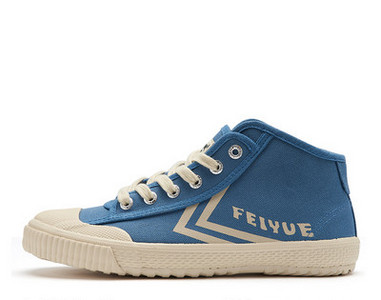 Γυναικεία αθλητικά παπούτσια με επίπεδη σόλα και κορδόνια - διάφορα μοντέλα