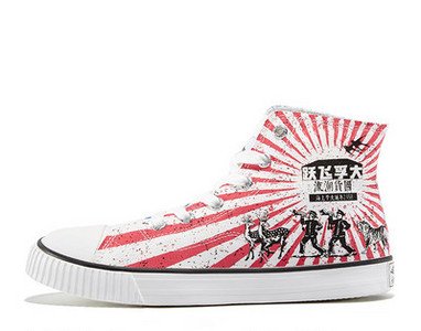 Γυναικεία αθλητικά παπούτσια με επίπεδη σόλα και κορδόνια - διάφορα μοντέλα