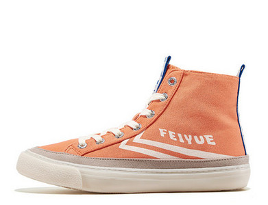 Γυναικεία αθλητικά παπούτσια με επίπεδη σόλα και κορδόνια - διάφορα μοντέλα