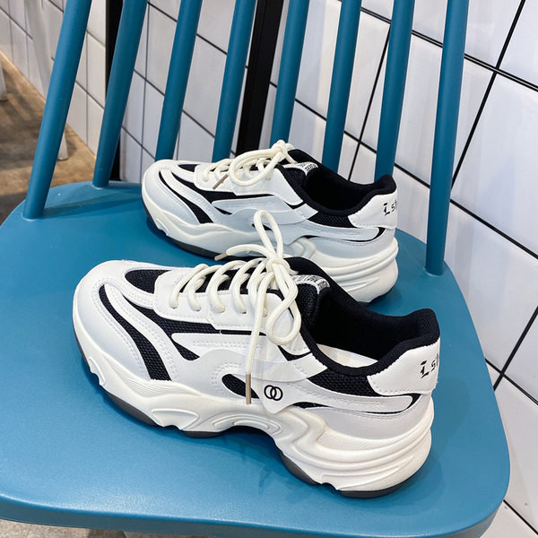 Κομψά γυναικεία αθλητικά παπούτσια στρογγυλεμένο μοντέλο