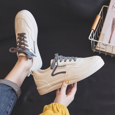 Γυναικεία στιλάτα  αθλητικά παπούτσια με επιγραφή σε δύο μοντέλα