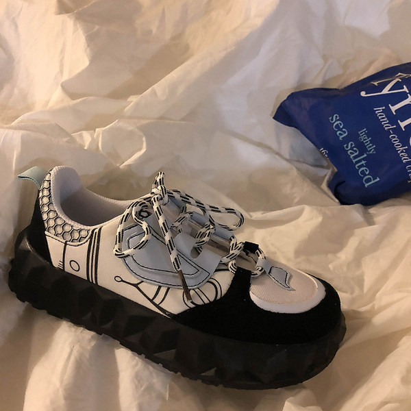 Adidași eleganti de damă cu broderie și model rotunjit de șireturi