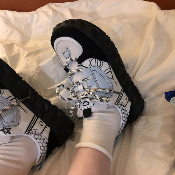 Adidași eleganti de damă cu broderie și model rotunjit de șireturi