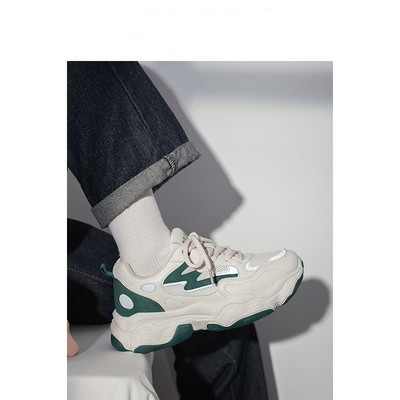 Μοντέρνα γυναικεία αθλητικά παπούτσια με ψηλή επίπεδη σόλα και κορδόνια σε δύο μοντέλα