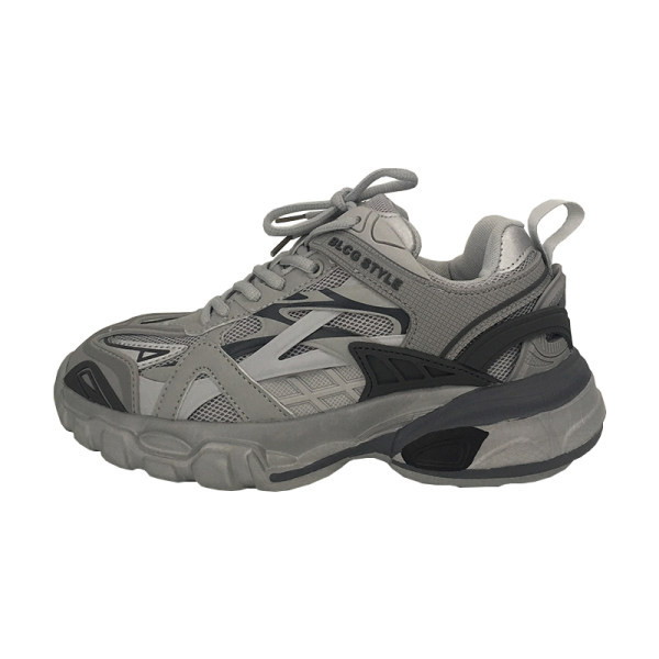 Αθλητικά παπούτσια με κορδόνια σε τρία χρώματα