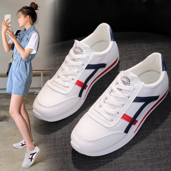 Γυναικεία αθλητικά παπούτσια με κορδόνια σε λευκό χρώμα