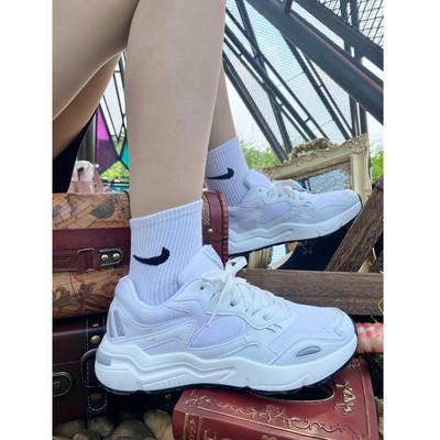 Γυναικεία casual αθλητικά παπούτσια με επίπεδη σόλα, στρογγυλεμένο μοντέλο