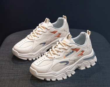 Γυναικεία αθλητικά παπούτσια με τραχιά σόλα κατάλληλα για καθημερινή χρήση