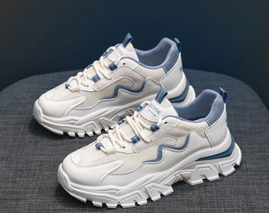 Γυναικεία αθλητικά παπούτσια με τραχιά σόλα κατάλληλα για καθημερινή χρήση