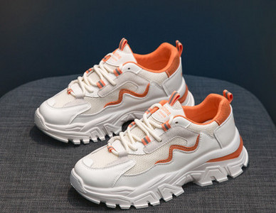 Γυναικεία αθλητικά παπούτσια με τραχιά σόλα κατάλληλα για καθημερινή χρήση